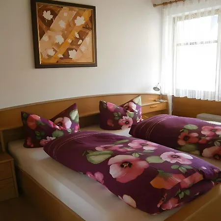 아파트 Gaestehaus Lamprecht *