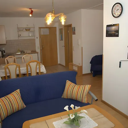 아파트 Gaestehaus Lamprecht